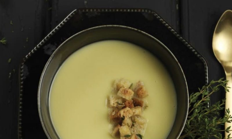 sopa de alho francês